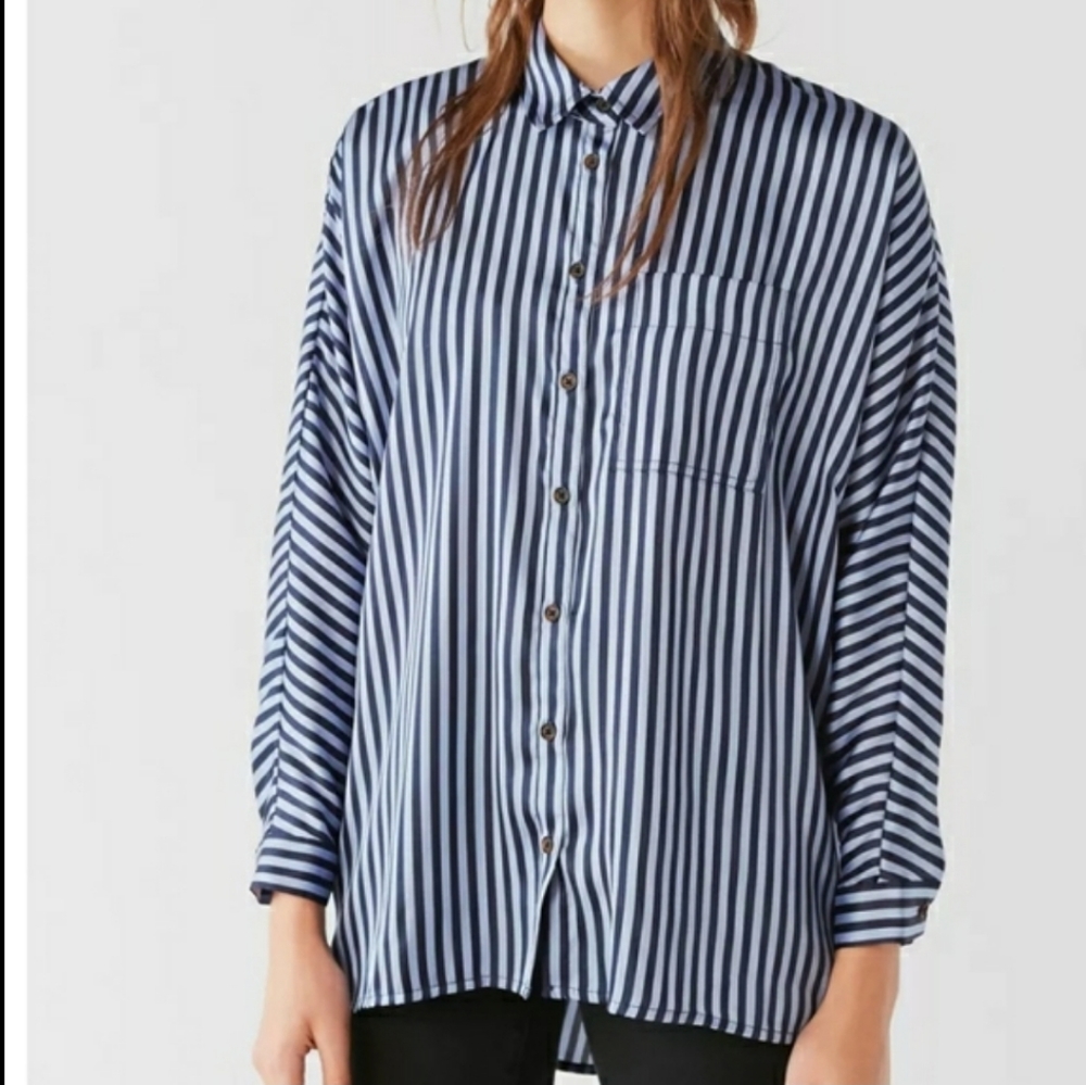 Philosophy Blue Navy Blue Striped Silky Dolman Sleeve Button Front Size Medium